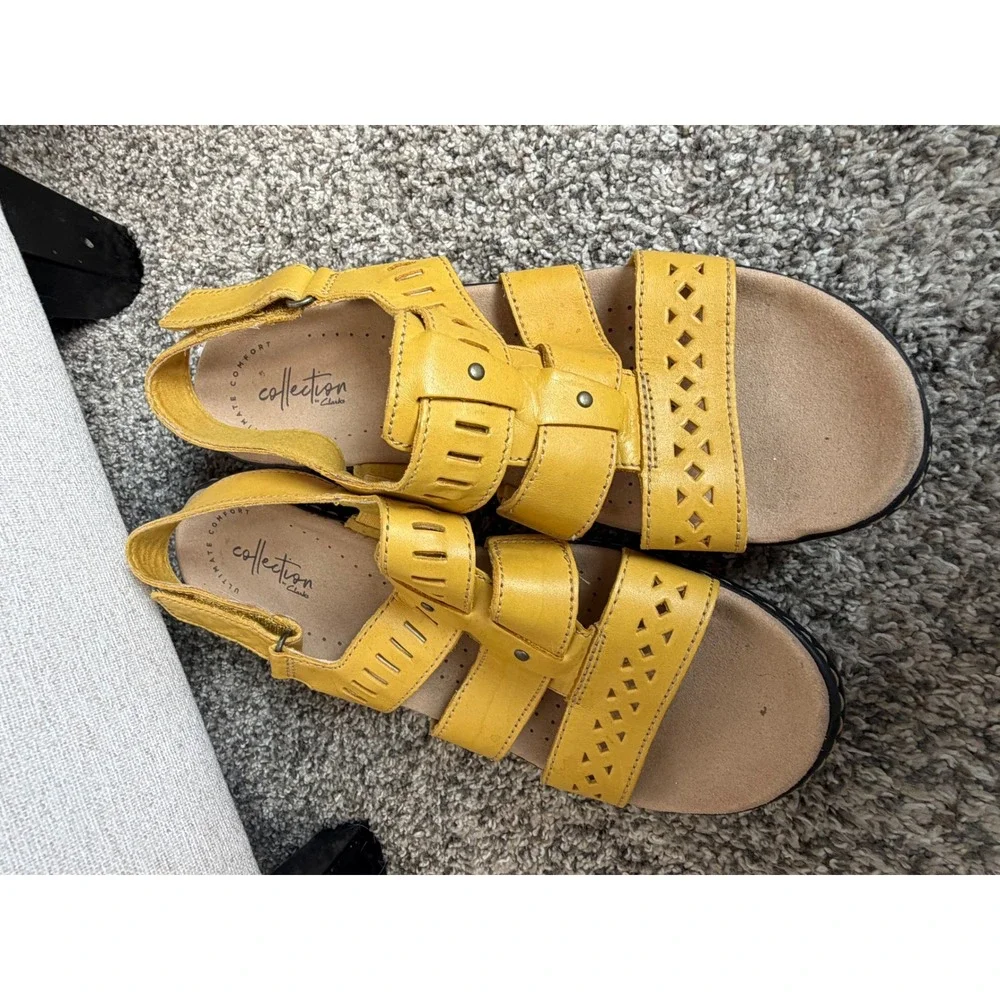 Clarks Collection Womens Yellow Leather Strappy Wedge Sandals 261464964060 8.5 M